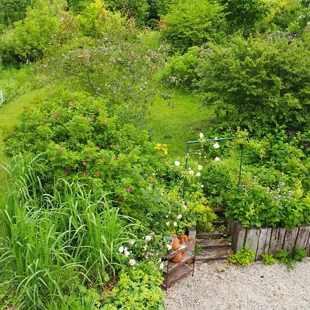 La Vie Cote Jardin *